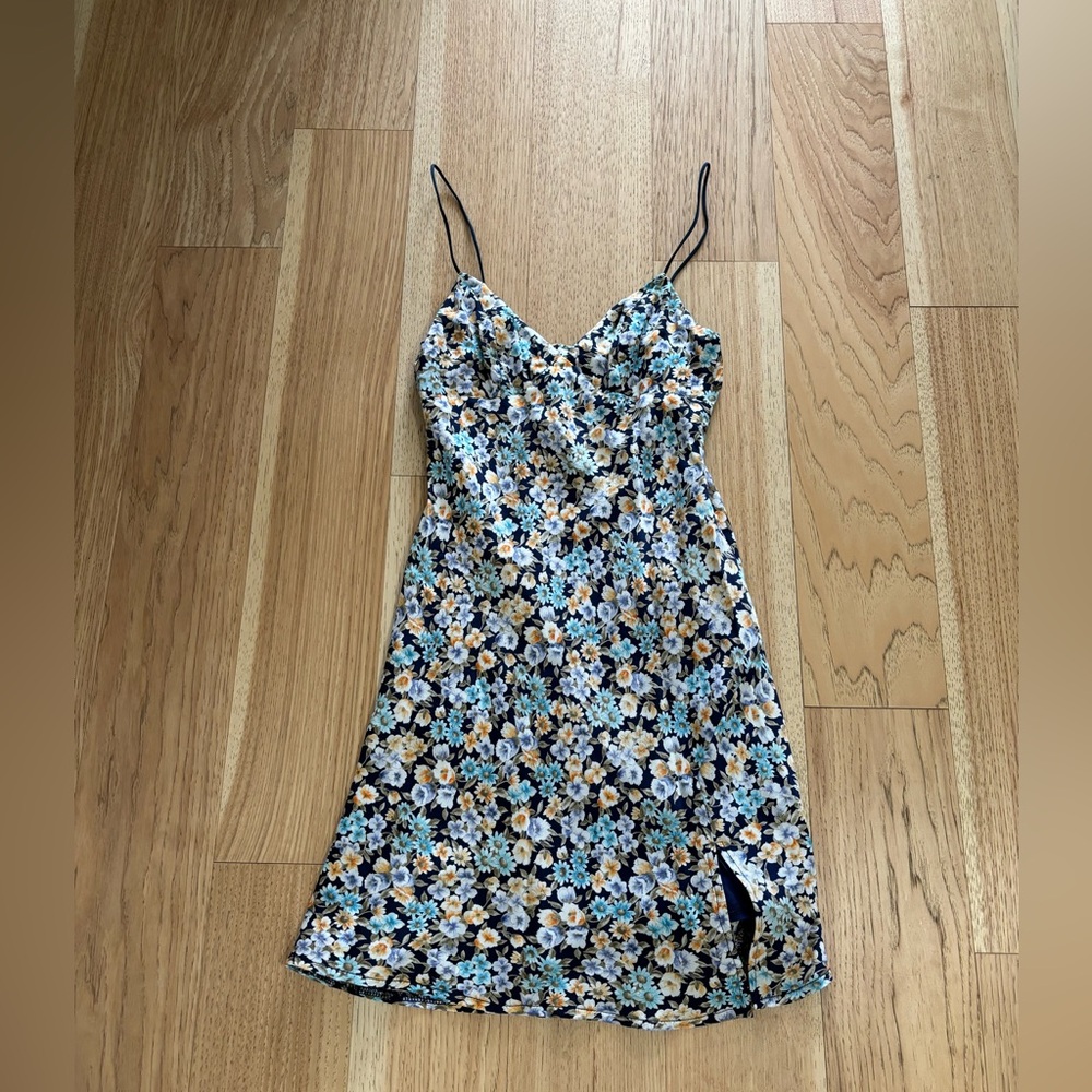 Princess Polly Dress - Picture 2 of 4